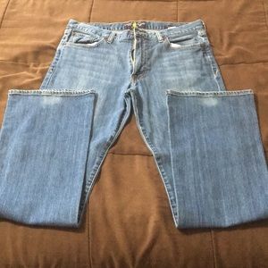 Lucky Brand blue jeans. 32x32. Like new.